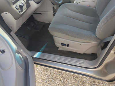 2006 Dodge Caravan, Grand, $3499. Photo 12