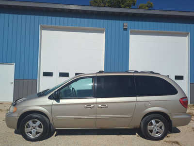 2006 Dodge Caravan, Grand, $3499. Photo 2