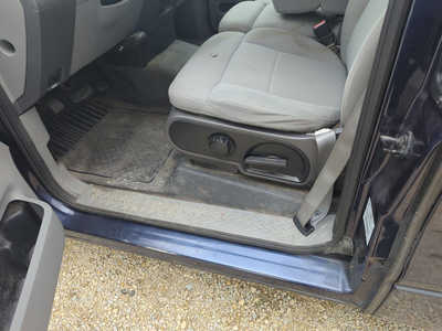 2004 Ford F150 Reg Cab, $4995. Photo 8