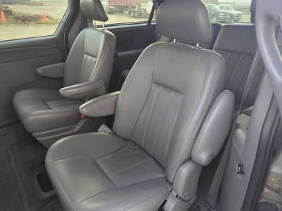 2004 Chrysler Town & Country, $4950. Photo 10