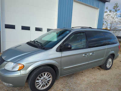 2004 Chrysler Town & Country, $4950. Photo 3