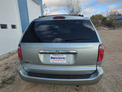 2004 Chrysler Town & Country, $4950. Photo 8