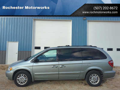 2004 Chrysler Town & Country, $4950. Photo 1