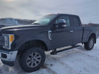 2017 Ford F250 Ext Cab, $26900. Photo 3
