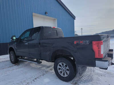2017 Ford F250 Ext Cab, $26900. Photo 4