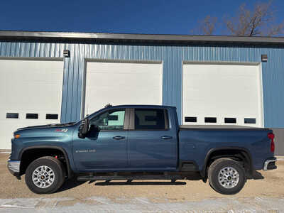 2024 Chevrolet 2500 Crew Cab, $59999. Photo 2