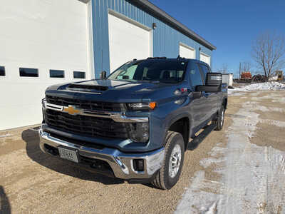 2024 Chevrolet 2500 Crew Cab, $59999. Photo 3