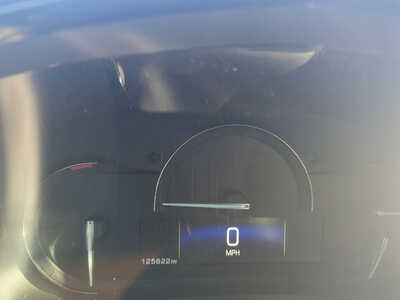 2018 Cadillac XT5, $13995. Photo 9