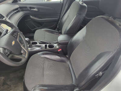 2016 Chevrolet Malibu, $8950. Photo 7