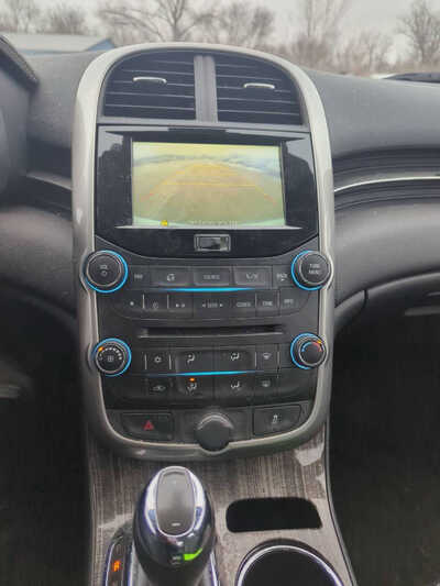 2016 Chevrolet Malibu, $8950. Photo 8