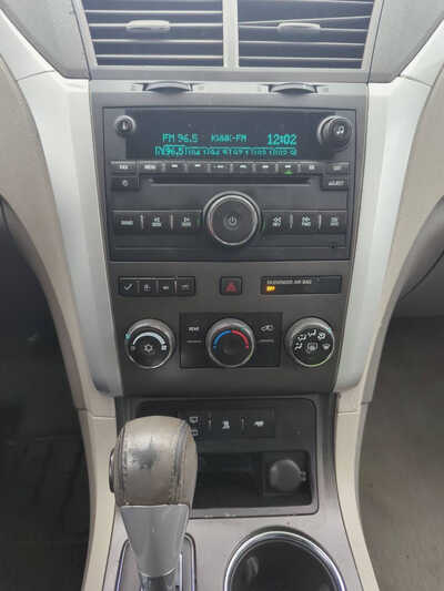 2010 Chevrolet Traverse, $3900. Photo 9