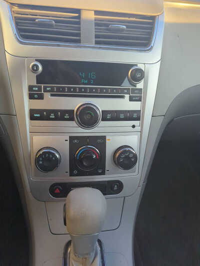 2012 Chevrolet Malibu, $6900. Photo 9