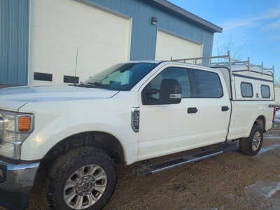 2022 Ford F350 Crew Cab, $32500. Photo 3