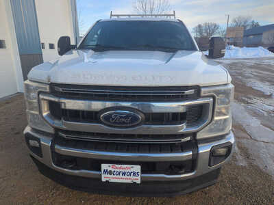 2022 Ford F350 Crew Cab, $32500. Photo 4