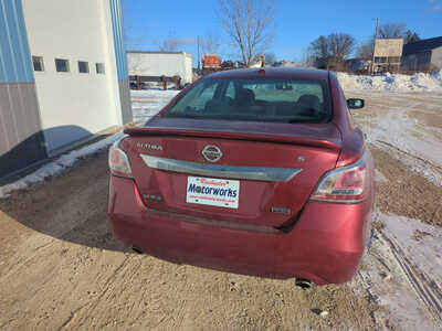 2015 Nissan Altima, $5995. Photo 5