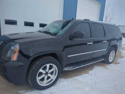 2012 GMC Yukon XL, $8900. Photo 3
