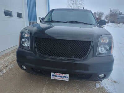 2012 GMC Yukon XL, $8900. Photo 4