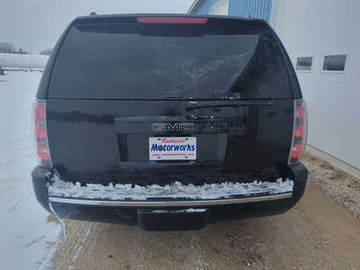 2012 GMC Yukon XL, $8900. Photo 5