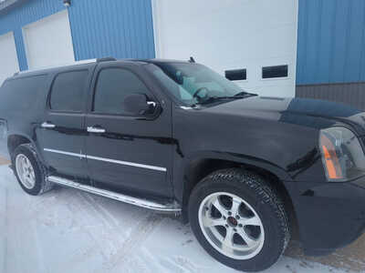 2012 GMC Yukon XL, $8900. Photo 6
