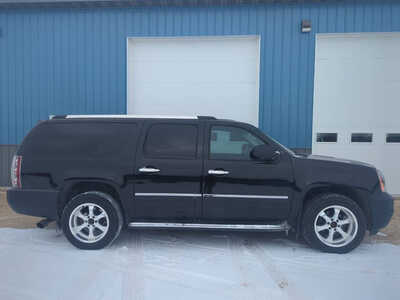 2012 GMC Yukon XL, $8900. Photo 7