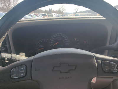 2004 Chevrolet 2500 Crew Cab, $8999. Photo 11