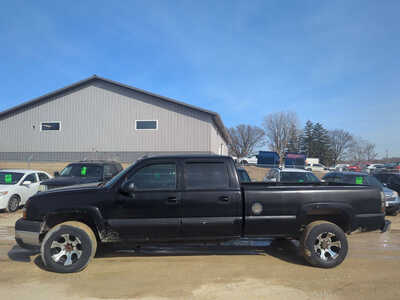 2004 Chevrolet 2500 Crew Cab, $8999. Photo 2