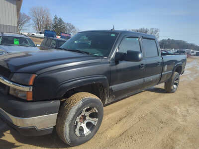 2004 Chevrolet 2500 Crew Cab, $8999. Photo 3