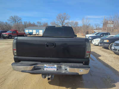 2004 Chevrolet 2500 Crew Cab, $8999. Photo 4