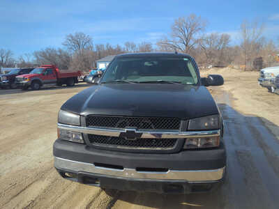 2004 Chevrolet 2500 Crew Cab, $8999. Photo 5