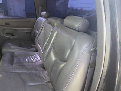 2004 Chevrolet 2500 Crew Cab, $8999. Photo 7