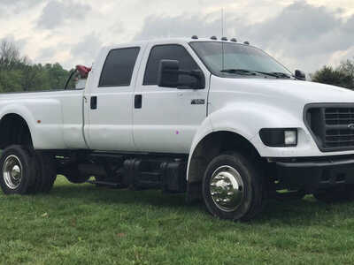 2002 Ford F-650 Super, $12000. Photo 2