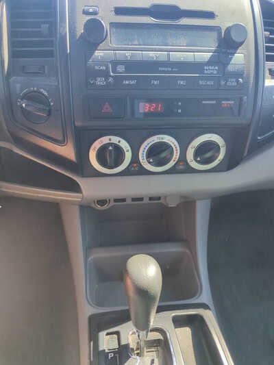 2010 Toyota Tacoma, $10999. Photo 10