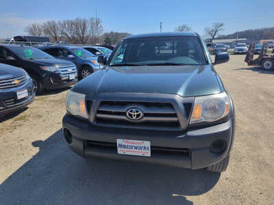 2010 Toyota Tacoma, $10999. Photo 3