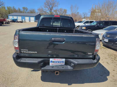 2010 Toyota Tacoma, $10999. Photo 4