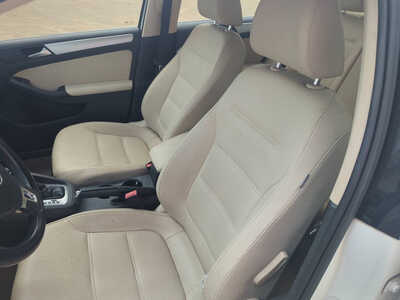 2012 Volkswagen Jetta, $4595. Photo 10
