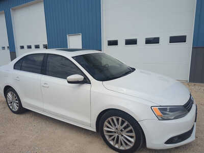 2012 Volkswagen Jetta, $4595. Photo 6
