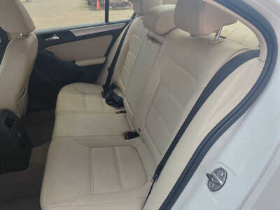 2012 Volkswagen Jetta, $4595. Photo 9