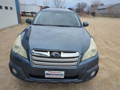 2013 Subaru Outback, $3995. Photo 4