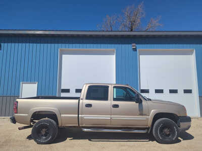 2004 Chevrolet 2500 Crew Cab, $12900. Photo 4