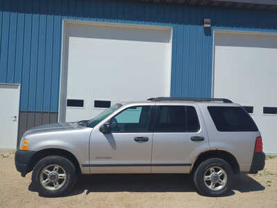 2005 Ford Explorer, $2999. Photo 2