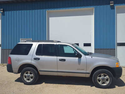 2005 Ford Explorer, $2999. Photo 5