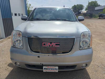 2014 GMC Yukon XL, $6250. Photo 4