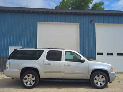 2014 GMC Yukon XL, $6250. Photo 5