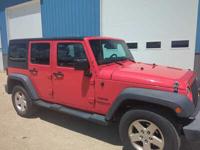 2016 Jeep Wrangler Unlimited, $13995. Photo 5