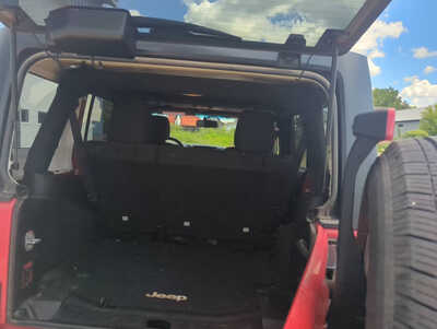 2016 Jeep Wrangler Unlimited, $13995. Photo 9