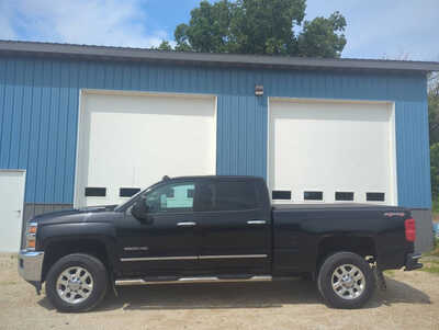 2015 Chevrolet 3500 Crew Cab, $27500. Photo 2