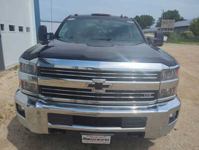 2015 Chevrolet 3500 Crew Cab, $27500. Photo 5