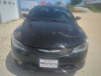 2015 Chrysler 200, $8999. Photo 3