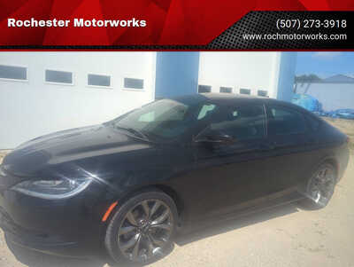2015 Chrysler 200, $8999. Photo 1