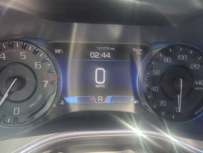 2015 Chrysler 200, $8999. Photo 12